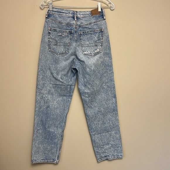 American Eagle Highest Rise Ripped 90S Boyfriend Acid Wash Jeans size 4 - Picture 4 of 8